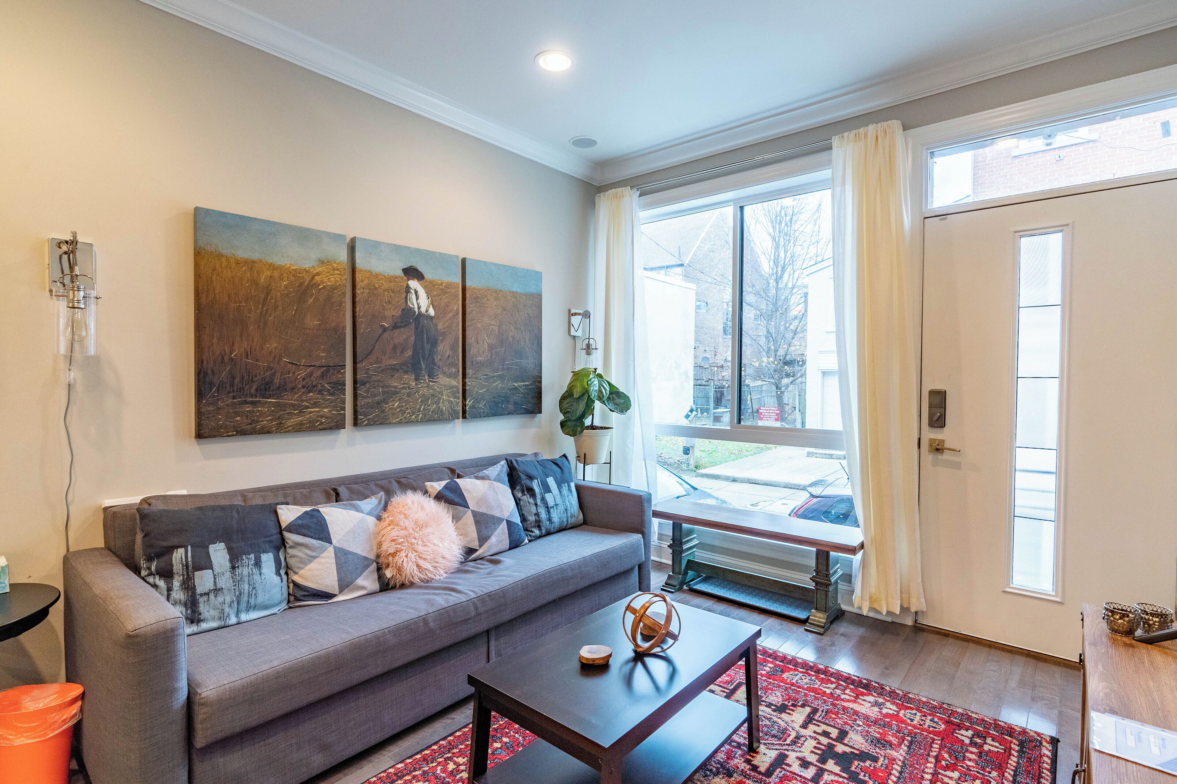 Fishtown Cool Big Bright 4 bedrooms/3.5 bathrooms - Street Parking ♥️  