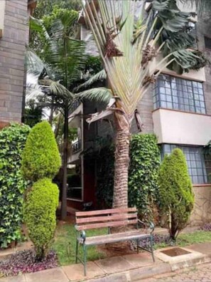 Property grounds - Elegantly Furnished One Brdm Yaya Center, Kilimani (Nairobi)