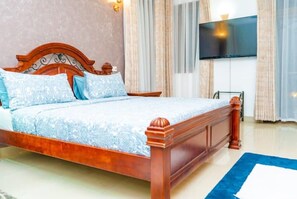 4 habitaciones, tabla de planchar con plancha, wifi y ropa de cama 