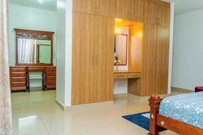 4 Schlafzimmer, Bügeleisen/Bügelbrett, WLAN, Bettwäsche