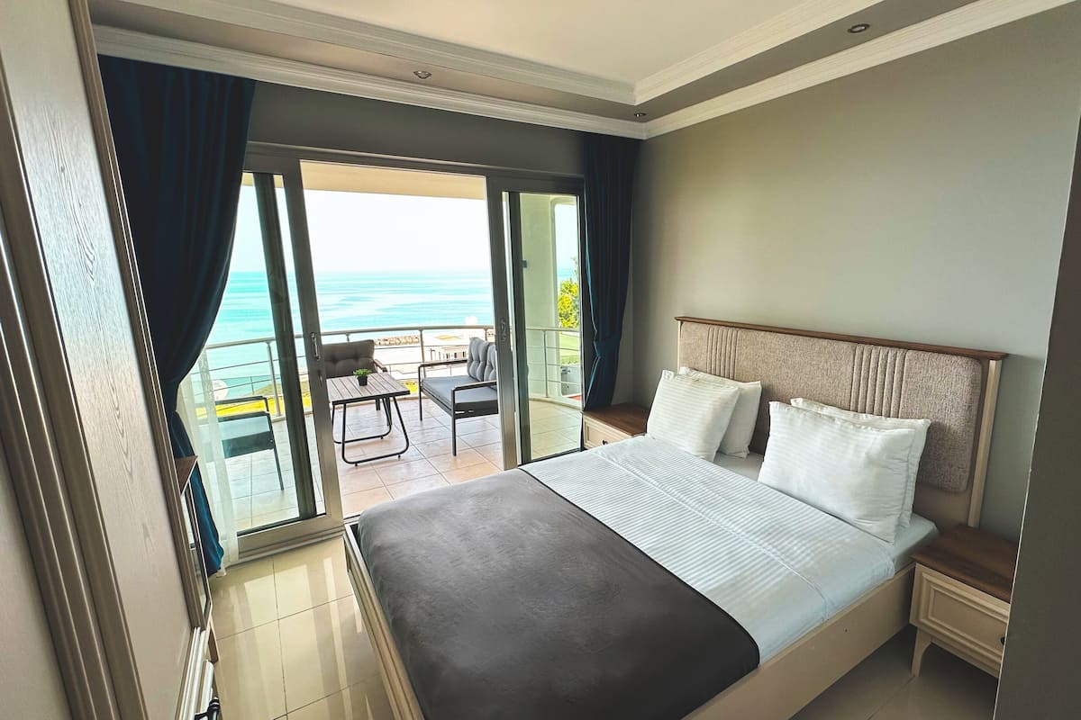 Luxury Room | 1 bedroom, Egyptian cotton sheets, premium bedding, down comforters