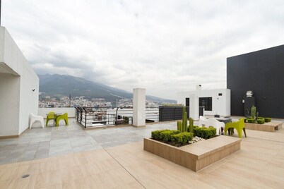 Rare Gem! Indoor Pool, Rooftop, Center of the City