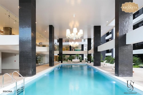 Rare Gem! Indoor Pool, Rooftop, Center of the City