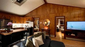 Smart-TV, Kamin, Stereoanlage