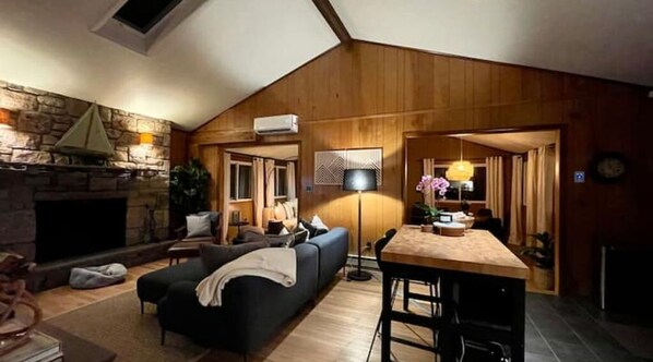 Smart TV, fireplace, stereo