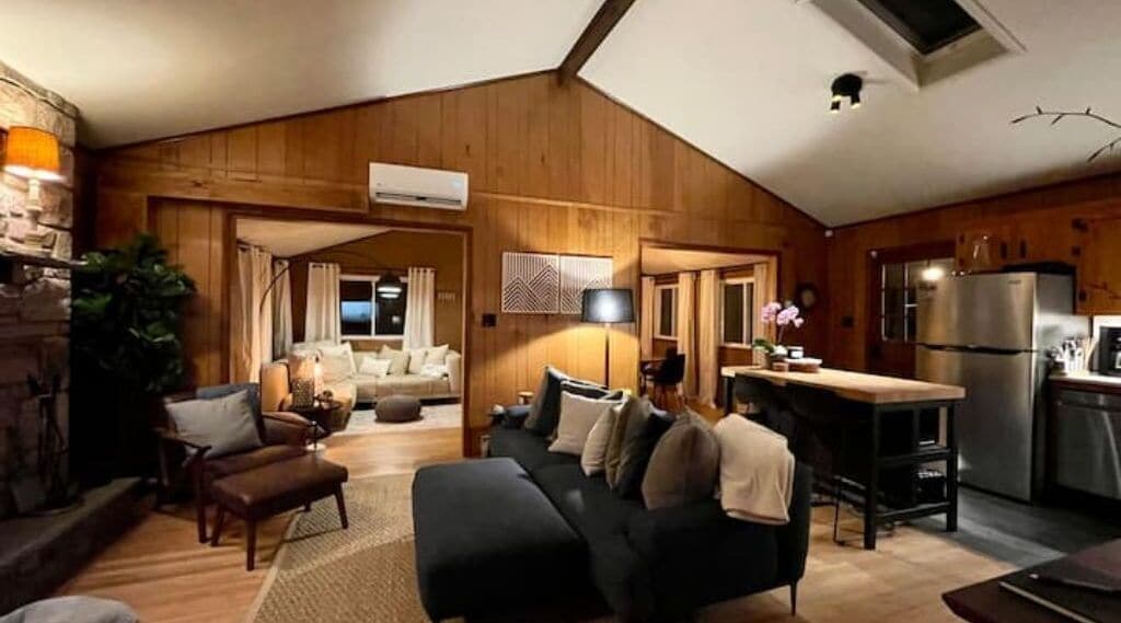 Smart TV, fireplace, stereo