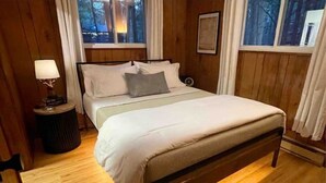 2 soverom, strykejern/-brett, wi-fi (inkludert) og sengetøy