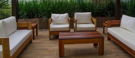 المنطقة المحيطة بالمنشأة