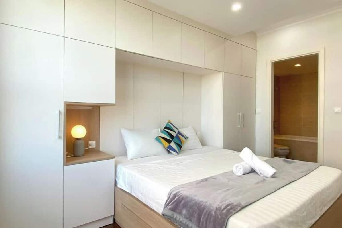 Egyptian cotton sheets, premium bedding, pillow-top beds