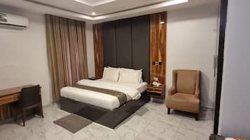 4 Schlafzimmer, Bügeleisen/Bügelbrett, WLAN, Bettwäsche