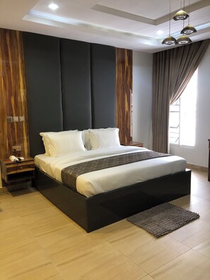 4 Schlafzimmer, Bügeleisen/Bügelbrett, WLAN, Bettwäsche