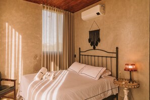 Villa | Desk, laptop workspace, blackout drapes, WiFi (free) - CASA ÔNIX (Alto Paraíso de Goiás)