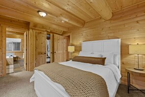 4 bedrooms, desk, iron/ironing board, free WiFi