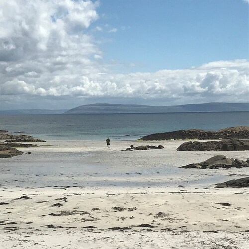 Cosy 1 Bedroom Cottage near beach and Aran Islands. Connemara Wild Atlantic Way.