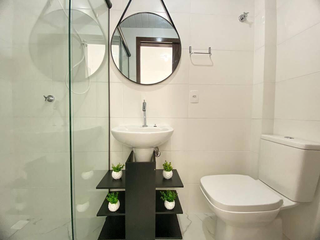 Basic Loft | Bathroom | Shower, hair dryer, towels