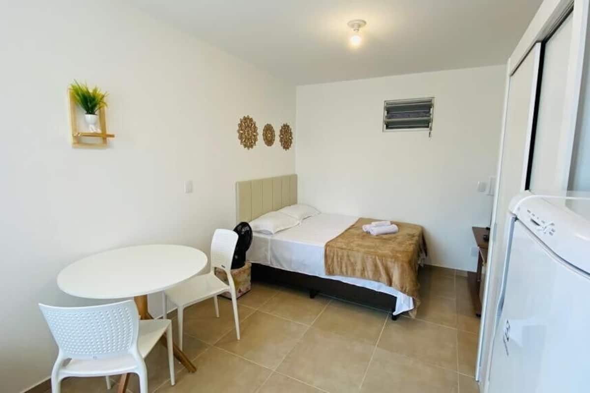 Loft básico | 1 dormitorio, wifi gratis, ropa de cama