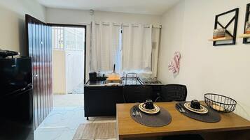 Basic Studio | Dining