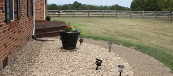"FARM CHARM" w/Mtn Views~Fire Pit~Family Friendly