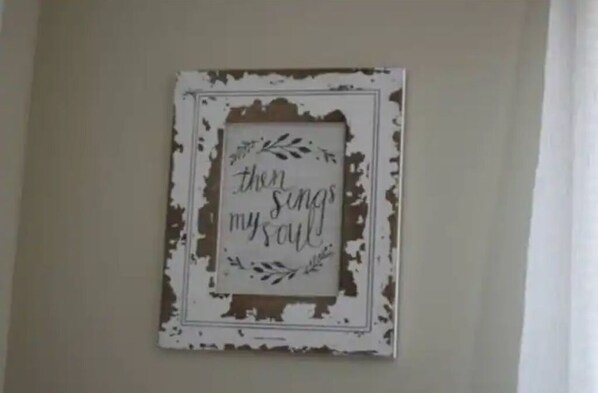 A wall with a distressed frame containing a sign that reads "then sings my soul." - "FARM CHARM" w/Mtn Views~Fire Pit~Family Friendly (Luray)