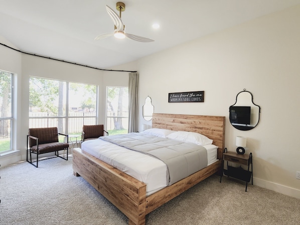 3 bedrooms, desk, iron/ironing board, WiFi