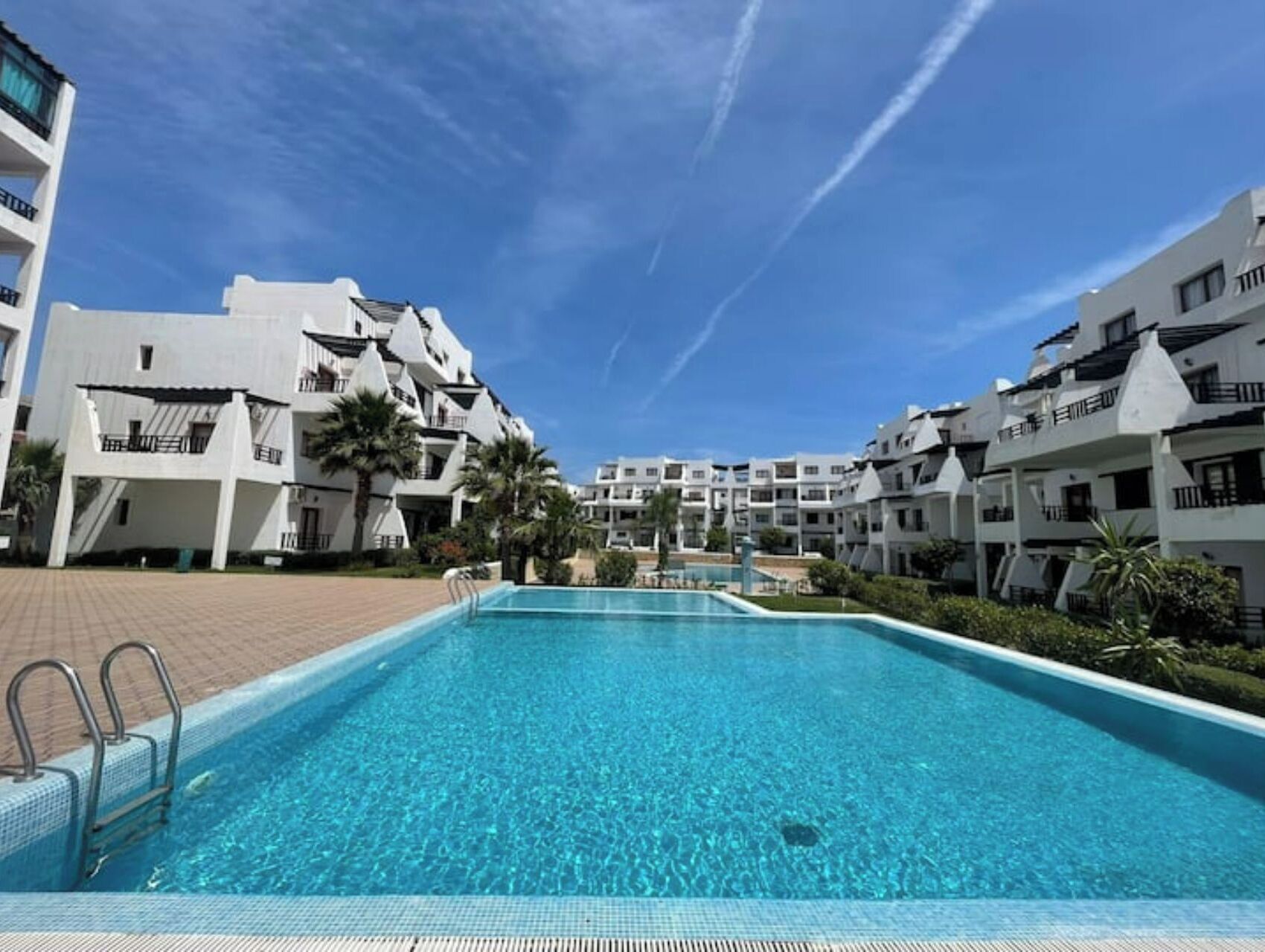 Innendørsbasseng og utendørsbasseng