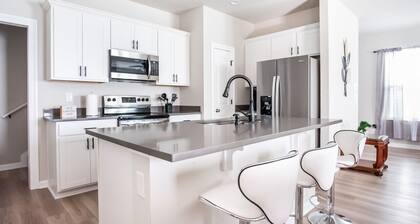 Bayou Bengal Royal Stay-n-Tailgate by LSU - BC1025