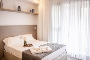 Basic Apartment | 1 bedroom, desk, free WiFi - Setin Downtown Genebra (São Paulo)