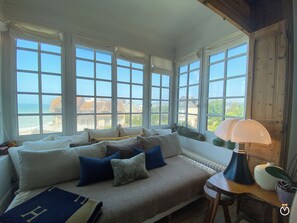 5 slaapkamers, een strijkplank/strijkijzer, wifi, beddengoed