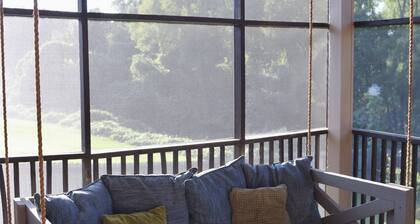 Howie’s House with Free Gameday Parking