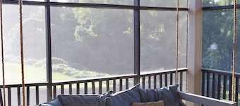 Howie’s House with Free Gameday Parking