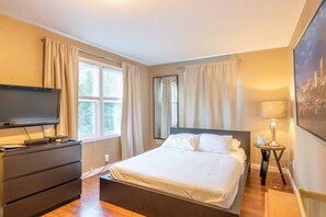 1 bedroom, desk, iron/ironing board, free WiFi - Studio, perfect for students on rotation at Oregon Health & Sciences University. (Portland)