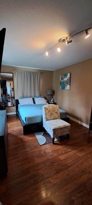 1 bedroom, desk, iron/ironing board, free WiFi