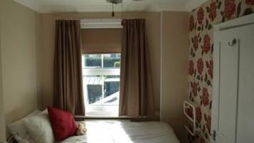 2 bedrooms, iron/ironing board, travel crib, free WiFi