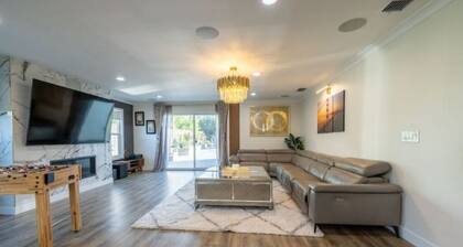 Renovated 5B4B Luxury home @Fremont with King Suite