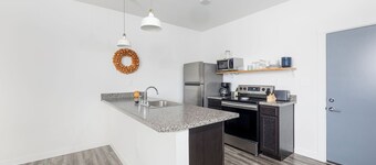 Top Floor Apartment Downtown Clarksville