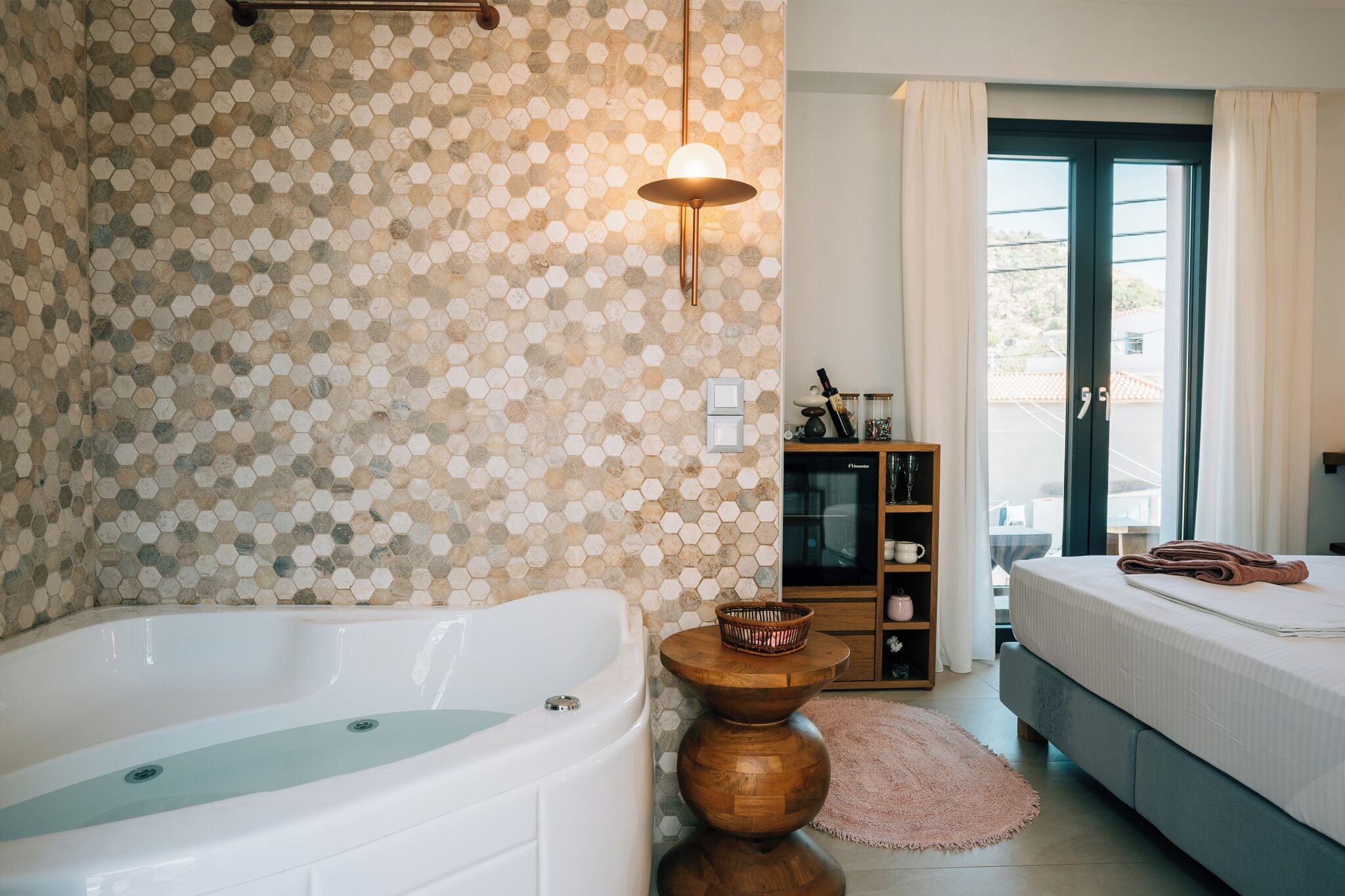 Honeymoon Studio Suite, Jetted Tub, Mountain View | Private spa tub