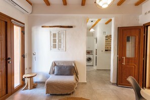 Family Apartment, 2 Bedrooms, Kitchen, Ground Floor | Living area | 32-inch Smart TV with digital channels, Netflix, pay films