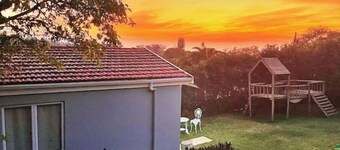 Studio13 New! Pool Braai Parking WiFi & Kitchen