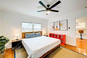 2 bedrooms, desk, iron/ironing board, travel crib