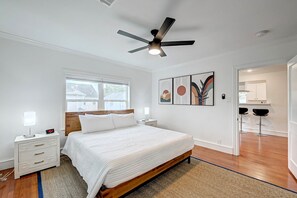 2 bedrooms, desk, iron/ironing board, travel crib - 1711 Maryland 2KING/1BA Top Apt Duplex Pets Ok!
10 Furnished Apartments on site. (Houston)