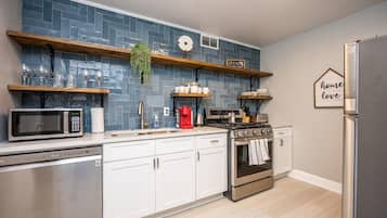 Condo | Private kitchen | Full-size fridge, oven, stovetop, dishwasher