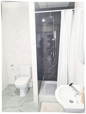 Hair dryer, soap, toilet paper - Souvenirappart Sienkiewicza 3C (Bydgoszcz)