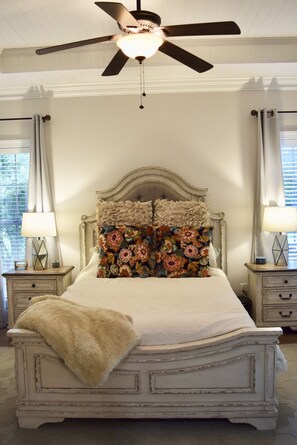 3 عدّة غرف نوم وواي فاي وملاءات أسرّة