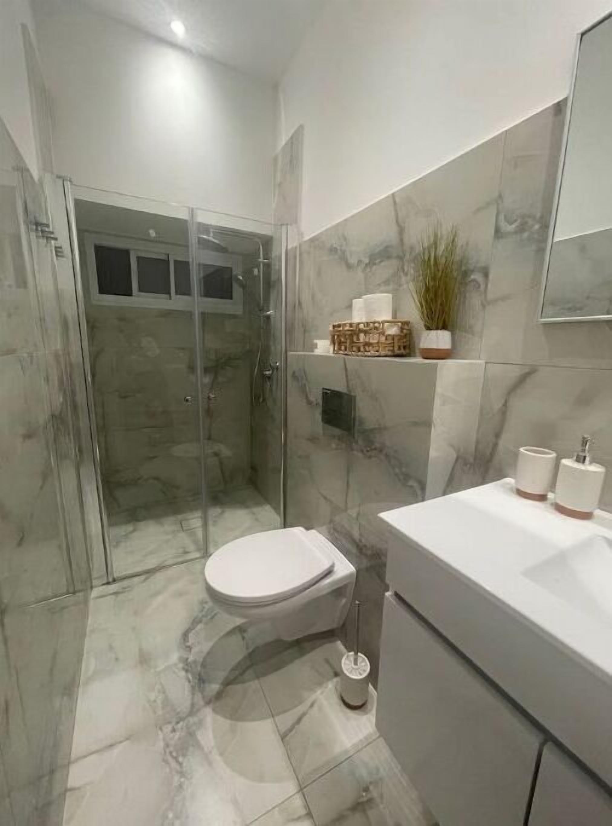 Handtücher, Seife, Toilettenpapier