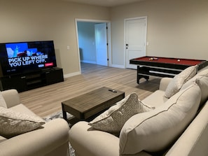 Smart TV, fireplace, video games, offices