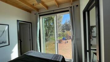 1 bedroom, desk, free WiFi, bed sheets