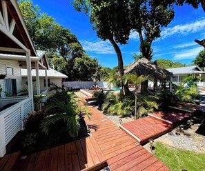 Property grounds - Brand New Fully Equipped Island Cabin (West Bay, Roatán)