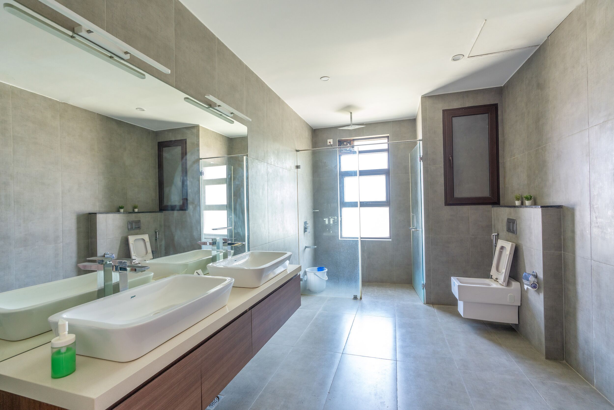 Dusche, Handtücher, Toilettenpapier