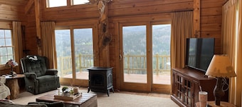 Log Cabin atop 6 private acres w/mountain views + sunsets & direct trail access