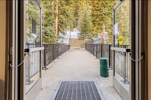 Ski-InSki-Out MountainView-Newly Remodeled 
Bldg. C UNIT #4013